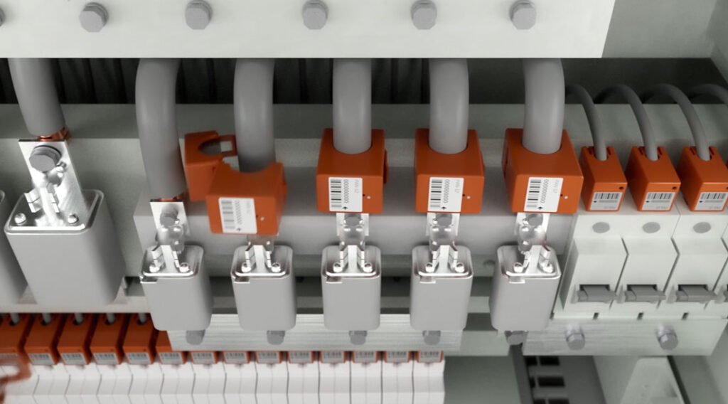 Orangefarbene Panoramic-Power-Sensoren um einzelne Leiter im Schaltschrank